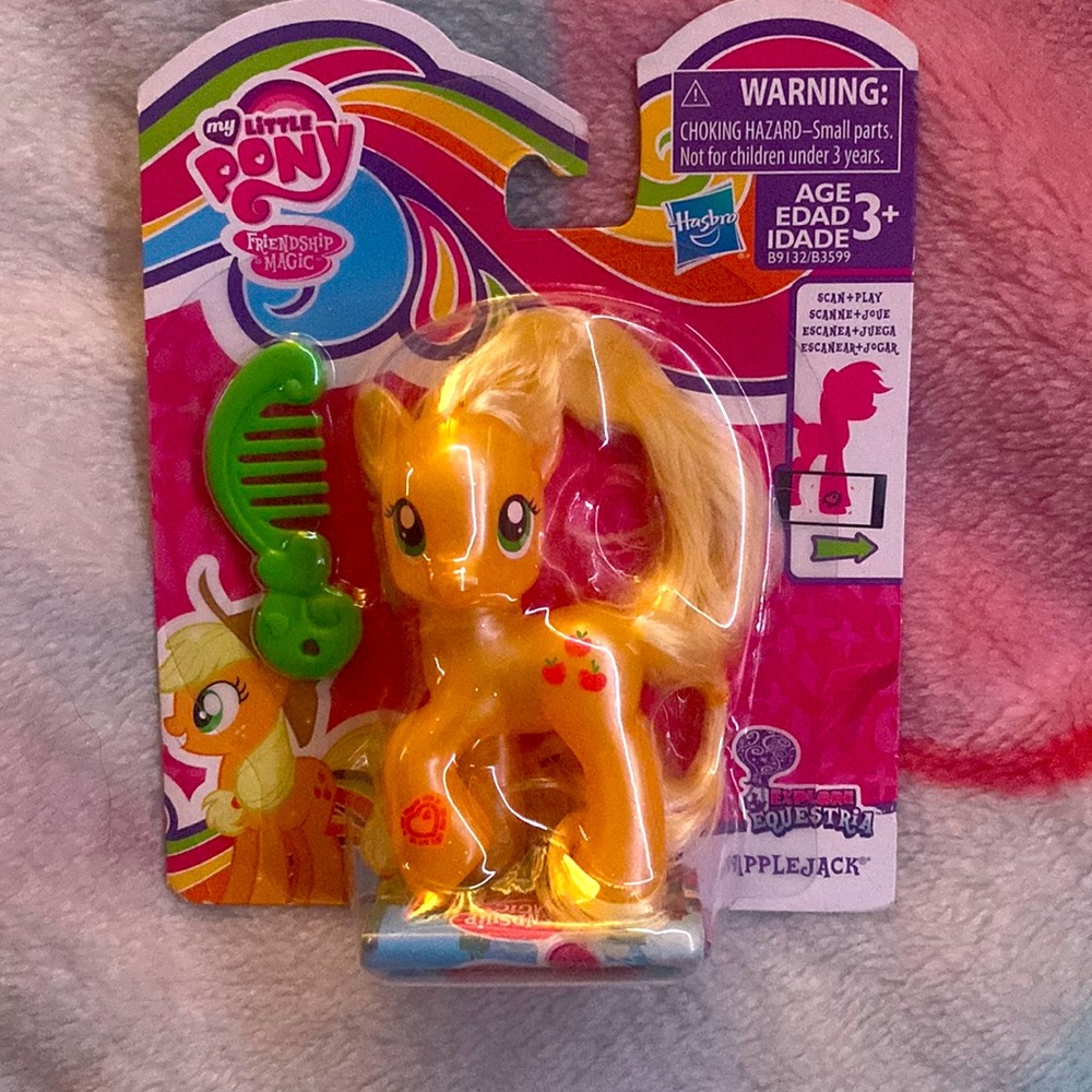 NWT Explore Equestria Applejack MLP
